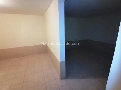 Casa de 5 alcobas en venta en Bosa Los Naranjos, Bogotá, 392 m² · foto 6 de 20