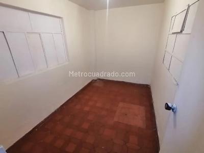 Casa de 5 alcobas en venta en Bosa Los Naranjos, Bogotá, 392 m² · foto 8 de 20