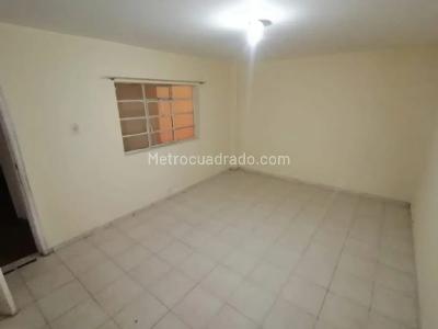 Casa de 5 alcobas en venta en Bosa Los Naranjos, Bogotá, 392 m² · foto 14 de 20