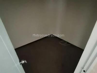 Casa de 5 alcobas en venta en Bosa Los Naranjos, Bogotá, 392 m² · foto 15 de 20