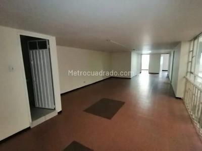 Casa de 5 alcobas en venta en Bosa Los Naranjos, Bogotá, 392 m² · foto 17 de 20