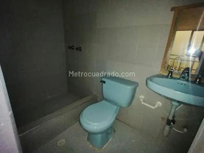 Casa de 5 alcobas en venta en Bosa Los Naranjos, Bogotá, 392 m² · foto 19 de 20