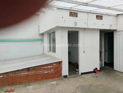 Casa de 5 alcobas en venta en San Jose Obrero, Bogotá, 384 m² · foto 6 de 17