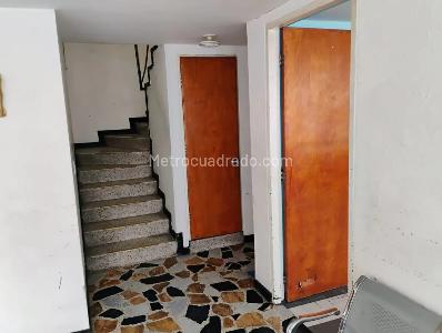 Casa de 5 alcobas en venta en San Jose Obrero, Bogotá, 384 m² · foto 11 de 17