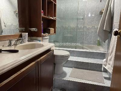 Casa de 5 alcobas en venta en Salitre Greco, Bogotá, 370 m² · foto 12 de 18