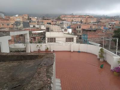 Casa de 5 alcobas en venta en San Jose Sur Oriental, Bogotá, 586 m² · foto 5 de 9