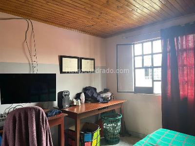 Casa de 5 alcobas en venta en Libertador, Bogotá, 430 m² · foto 2 de 19