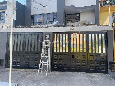 Casa en venta en Quinta Ramos, Bogotá · foto 2 de 20