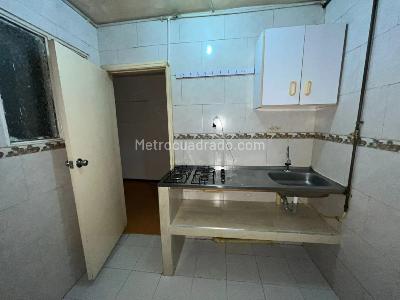 Casa de 5 alcobas en venta en Santa Lucia, Bogotá, 450 m² · foto 4 de 13