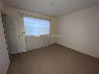 Casa de 5 alcobas en venta en Santa Lucia, Bogotá, 450 m² · foto 11 de 13