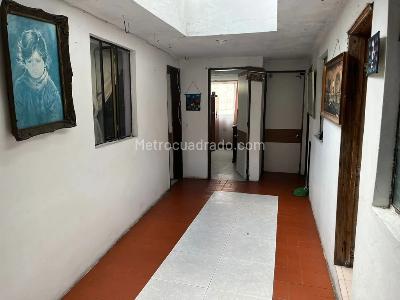 Casa de 5 alcobas en venta en Atenas, Bogotá, 320 m² · foto 12 de 17