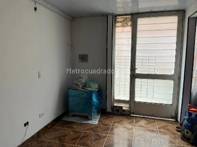 Casa de 4 alcobas en venta en Compartir Sector 3, Soacha, 48 m² · foto 2 de 15