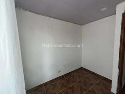 Casa de 4 alcobas en venta en Compartir Sector 3, Soacha, 48 m² · foto 3 de 15