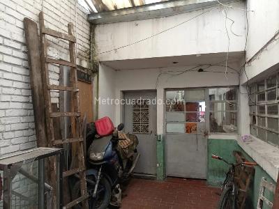Casa de 5 alcobas en venta en San Antonio, Bogotá, 310 m² · foto 2 de 10