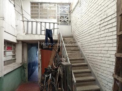 Casa de 5 alcobas en venta en San Antonio, Bogotá, 310 m² · foto 3 de 10
