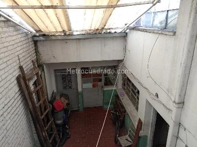 Casa de 5 alcobas en venta en San Antonio, Bogotá, 310 m² · foto 8 de 10
