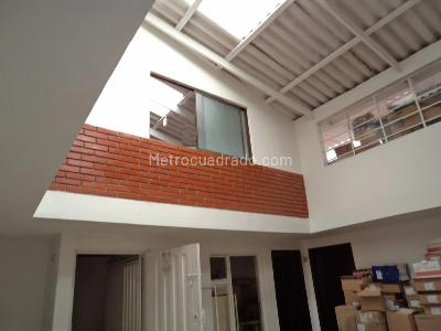 Casa de 5 alcobas en venta en Santa Lucia, Bogotá, 622 m² · foto 4 de 14