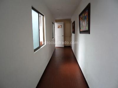 Casa de 5 alcobas en venta en Santa Lucia, Bogotá, 622 m² · foto 5 de 14