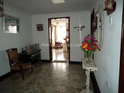 Casa de 5 alcobas en venta en Santa Lucia, Bogotá, 622 m² · foto 9 de 14