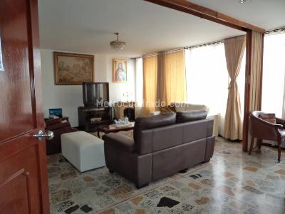 Casa de 5 alcobas en venta en Santa Lucia, Bogotá, 622 m² · foto 10 de 14