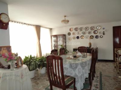 Casa de 5 alcobas en venta en Santa Lucia, Bogotá, 622 m² · foto 11 de 14