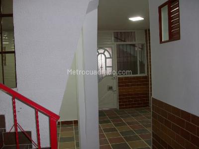 Casa de 5 alcobas en venta en Centenario, Bogotá, 224 m² · foto 6 de 20