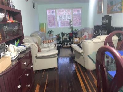 Casa de 5 alcobas en venta en San Benito, Bogotá, 284 m² · foto 9 de 20