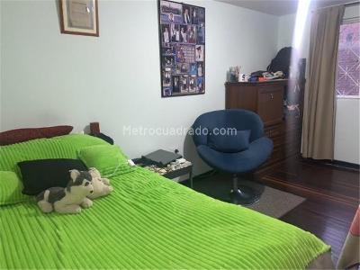 Casa de 5 alcobas en venta en San Benito, Bogotá, 284 m² · foto 14 de 20