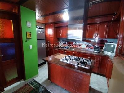 Casa de 5 alcobas en venta en Santa Librada, Bogotá, 400 m² · foto 3 de 14