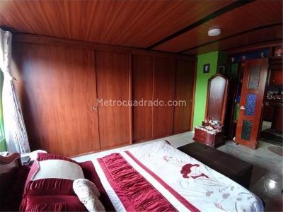 Casa de 5 alcobas en venta en Santa Librada, Bogotá, 400 m² · foto 8 de 14