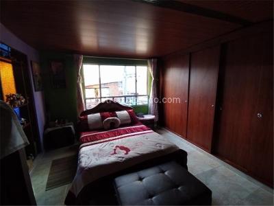 Casa de 5 alcobas en venta en Santa Librada, Bogotá, 400 m² · foto 9 de 14