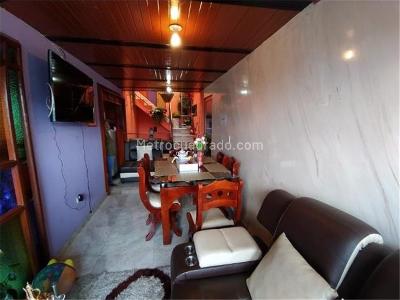 Casa de 5 alcobas en venta en Santa Librada, Bogotá, 400 m² · foto 10 de 14