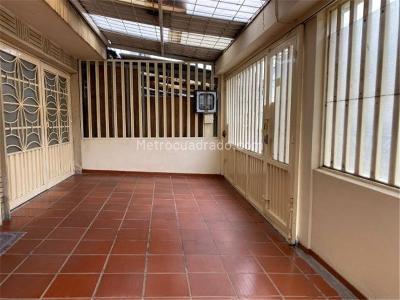 Casa de 5 alcobas en venta en Santa Isabel Sur, Bogotá, 400 m² · foto 3 de 20