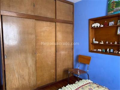 Casa de 5 alcobas en venta en Santa Isabel Sur, Bogotá, 400 m² · foto 12 de 20