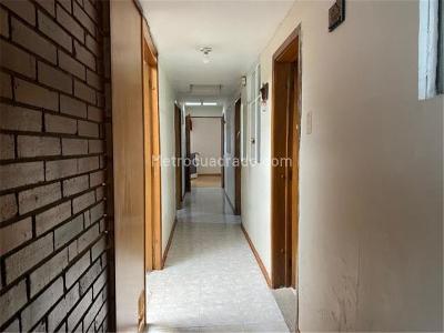 Casa de 5 alcobas en venta en Santa Isabel Sur, Bogotá, 400 m² · foto 17 de 20