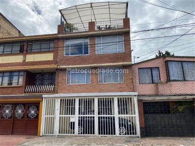 Casa en venta en Engativa, Bogotá · foto 3 de 19