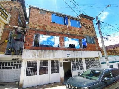 Casa de 5 alcobas en venta en La Andrea, Bogotá, 477 m² · foto 2 de 16