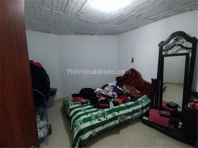 Casa de 5 alcobas en venta en La Andrea, Bogotá, 477 m² · foto 9 de 16
