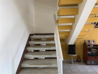 Casa de 5 alcobas en venta en Molinos Del Sur, Bogotá, 337 m² · foto 10 de 15