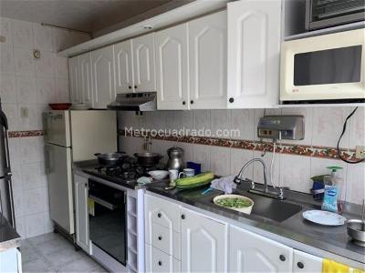 Casa de 5 alcobas en venta en Molinos Del Sur, Bogotá, 337 m² · foto 13 de 15