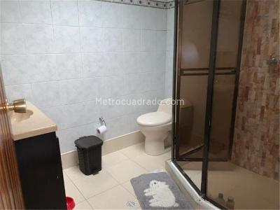 Casa de 5 alcobas en venta en Molinos Del Sur, Bogotá, 337 m² · foto 9 de 15