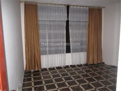 Casa de 5 alcobas en venta en San Antonio, Bogotá, 384 m² · foto 4 de 20