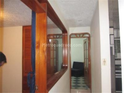 Casa de 5 alcobas en venta en San Antonio, Bogotá, 384 m² · foto 7 de 20