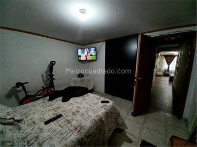 Casa en venta en El Virrey, Bogotá · foto 9 de 18