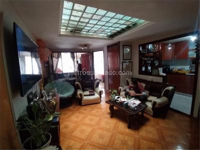 Casa de 5 alcobas en venta en San Pablo, Bogotá, 324 m² · foto 7 de 15