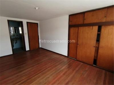Casa de 5 alcobas en venta en La Asuncion, Bogotá, 320 m² · foto 8 de 15