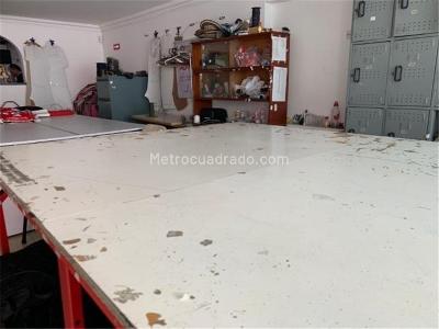 Casa de 5 alcobas en venta en Engativa, Bogotá, 369 m² · foto 3 de 18