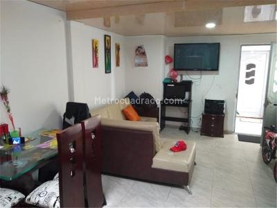 Casa de 5 alcobas en venta en Marco Fidel Suarez, Bogotá, 737 m² · foto 15 de 20