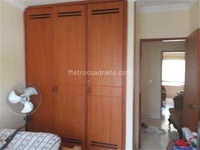 Casa de 3 alcobas en venta en Br, Girardot, 144 m² · foto 6 de 10