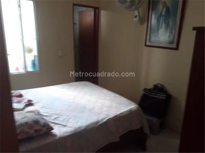 Casa de 3 alcobas en venta en Br, Girardot, 144 m² · foto 7 de 10